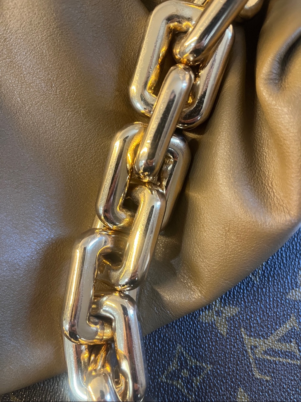 Bottega Veneta Almond Chunky Gold Chain💥 - Picture 4 of 13